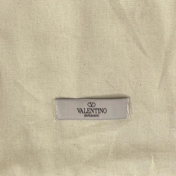 🆕 Valentino Garavani - 15x8” canvas dust bag - Picture 2 of 3